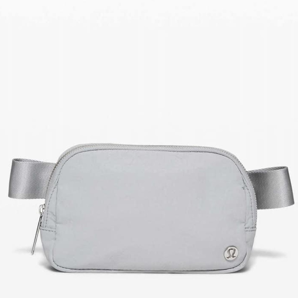 Lululemon Everywhere Belt Bag NWT Silver Drop